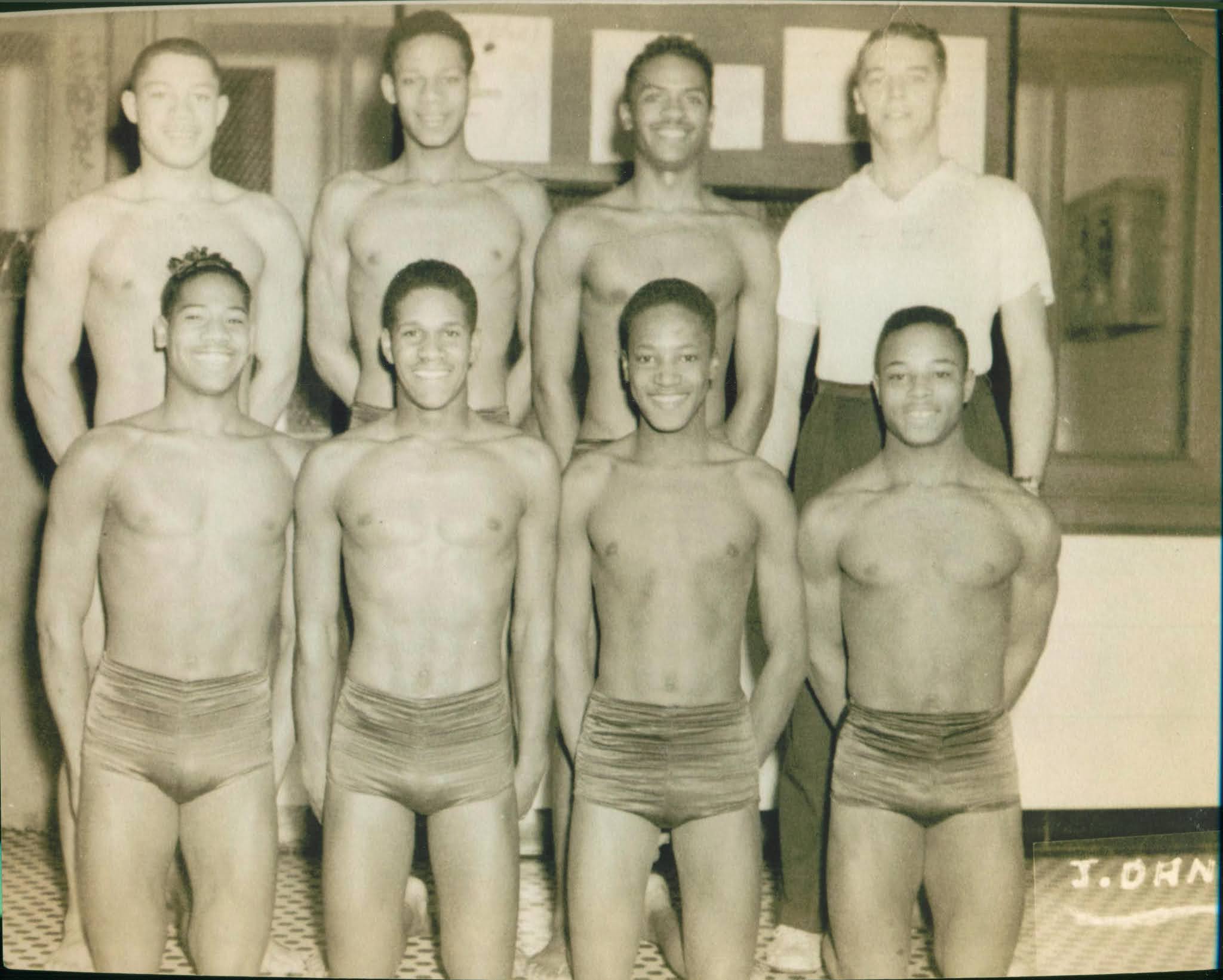 Having the Necessities:” The Extraordinary DuSable High School Swimming  Team of Chicago, 1935-1952 - ISHOF